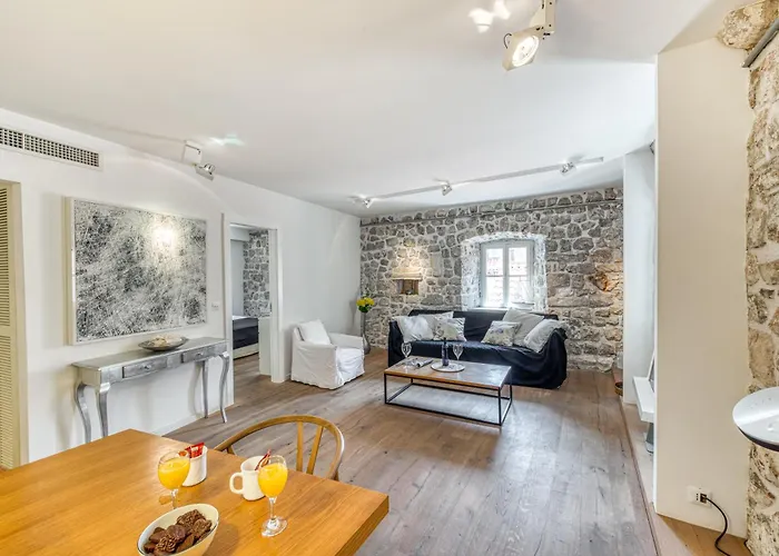 Time Old Town Apartment *